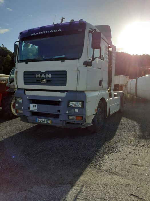 Trator de Camião 4x2 MAN 18.463 FLT36  (84-41-UT) – avaria de motor