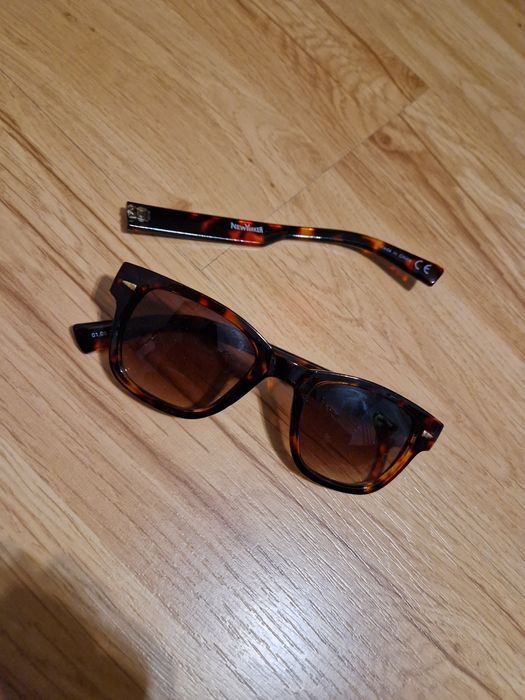 Uszkodzone okulary panterka