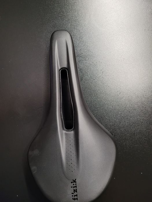 Siodełko rowerowe  Fizik Vento Antares R1  140mm