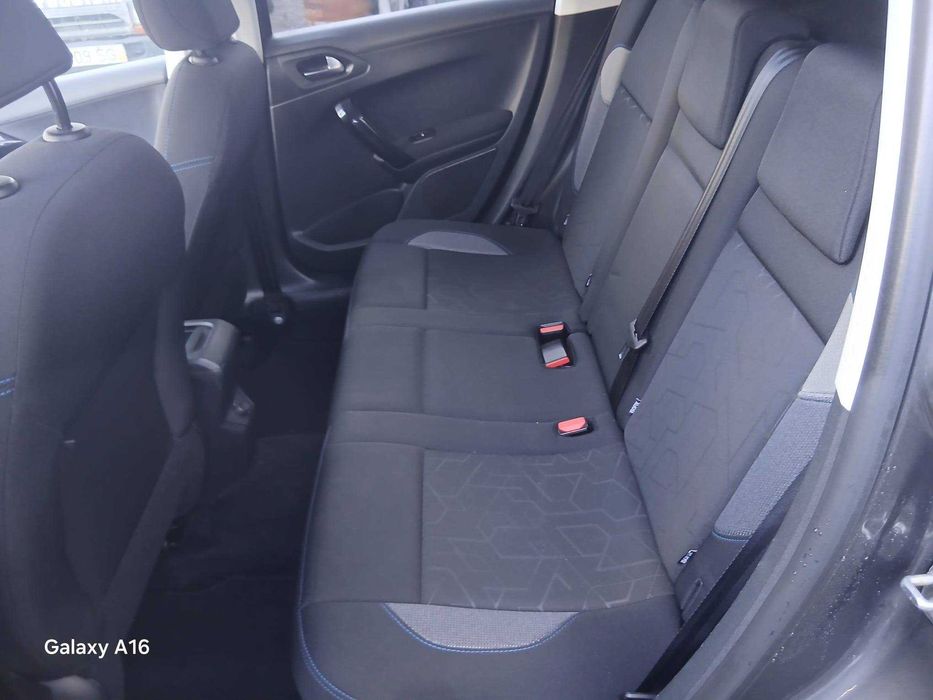 Peugeot 2008 1.5 BlueHDi Diesel Signature