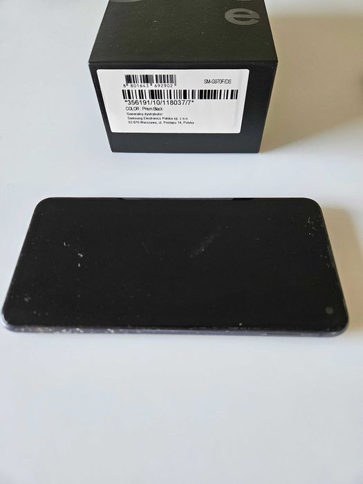 Smartphone Samsung S10e sprawny plus gratisy