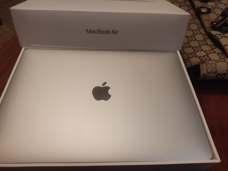 Продам MacBook air М1
