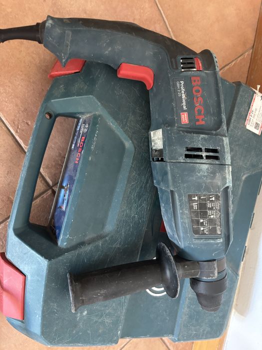 Martelo Perfurador Bosch GBH 2-25 Professional + Mala