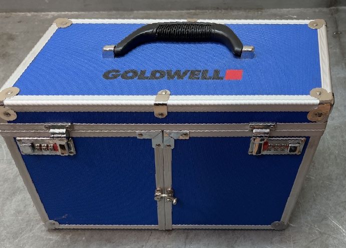 Kufer kuferek kosmetyczka Goldwell