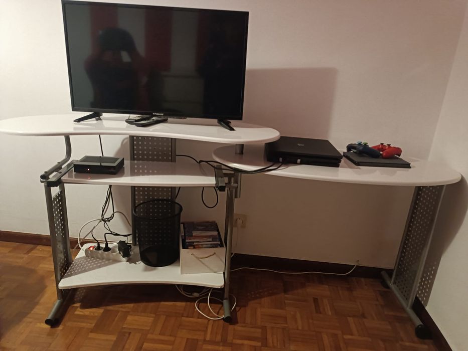 SECRETÁRIA giratória gamer