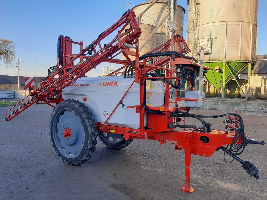 Opryskiwacz UNIA PILMET PLUS 2518