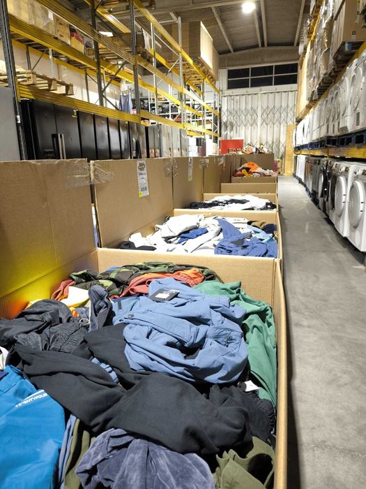 OFERTA ESPECIAL – LOTE MISTO DE ROUPA, CALÇADO E ACESSÓRIOS