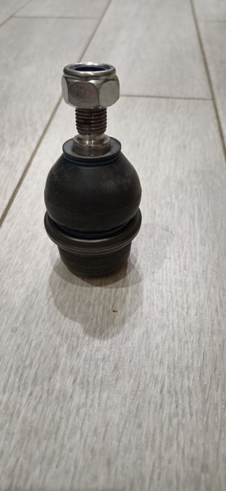 Шаровая опора  w211