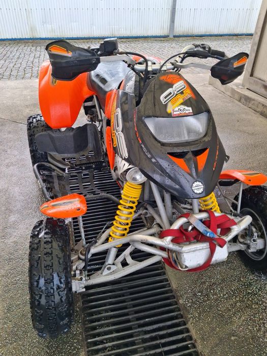Moto 4 bombardier 650