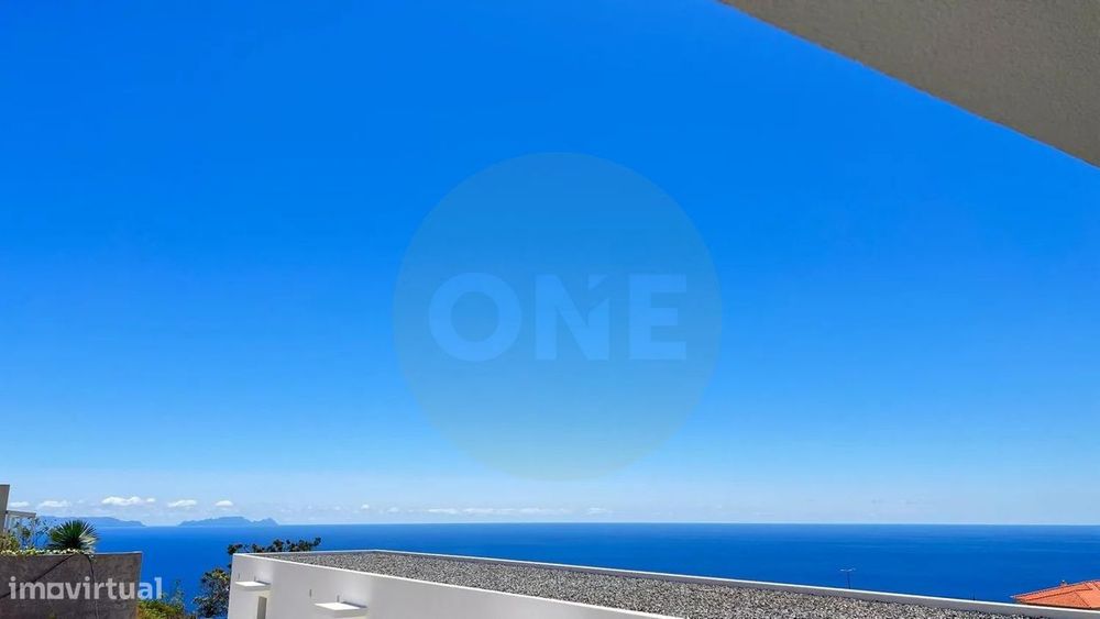 Apartamento T2 NOVO no Caniço Prime II, perto do centro e vista mar