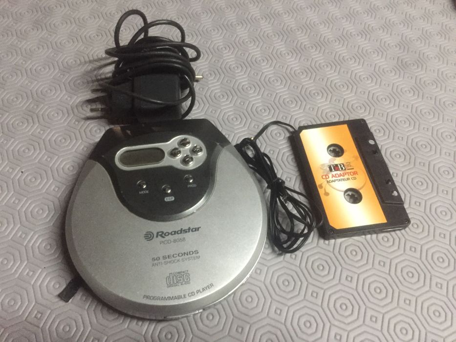 Leitor CD com adaptador CD cassete para radio