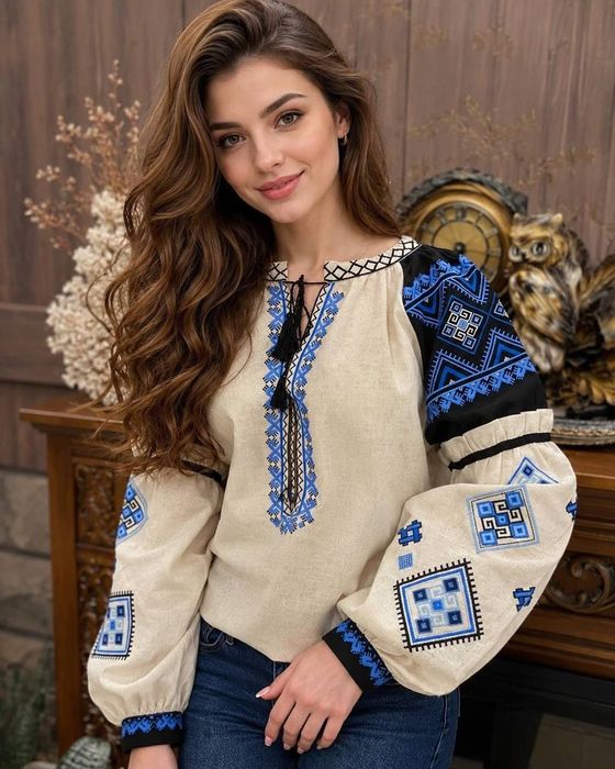 Вишиванка жіноча