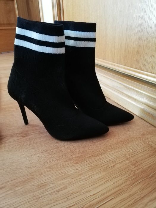 Botins de senhora da marca Schutz