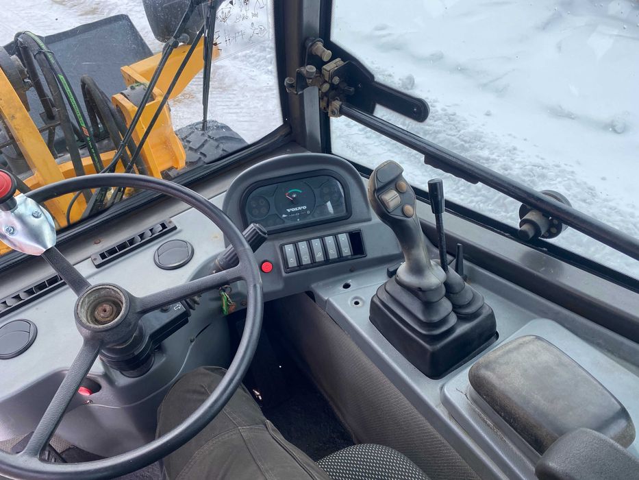 ŁADOWARKA VOLVO L 25B Z ŁYŻKĄ WIDŁY schaffer manitu jcb atlas wiedeman