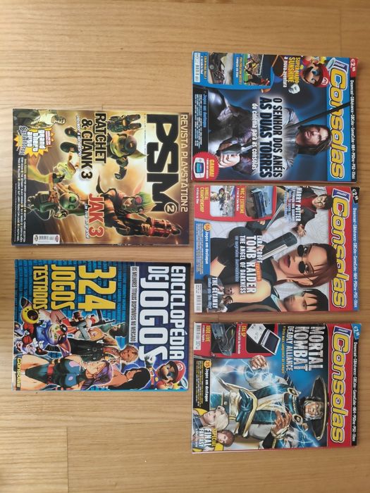 Revistas de jogos multiconsolas e PS2.