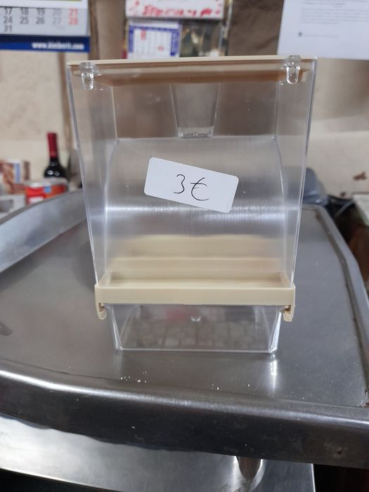 Comedouros automático  2 gr novos