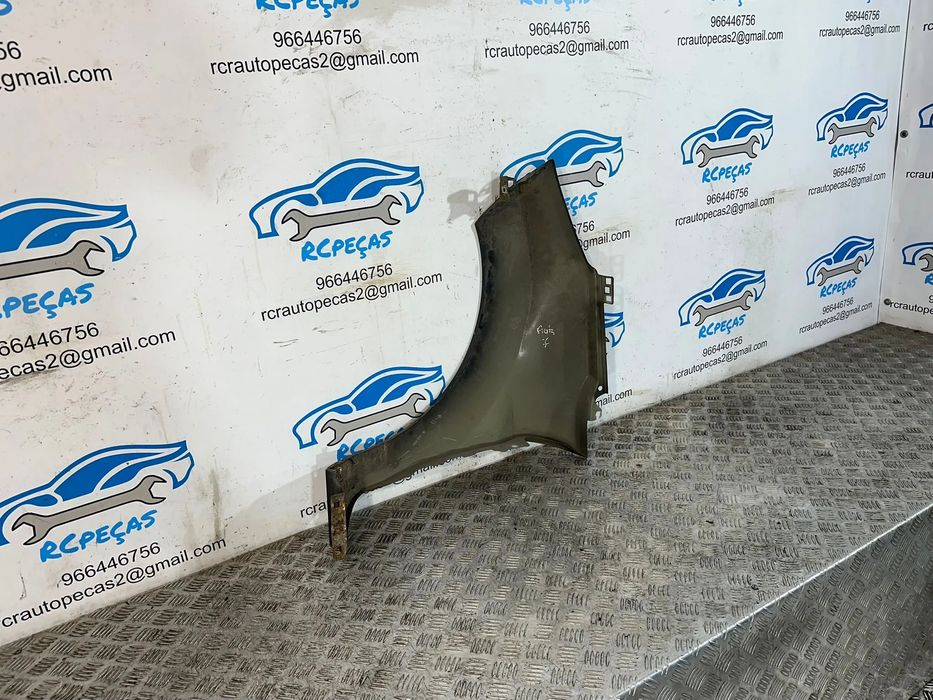 Guardalamas Direito Ford Fiesta MK6 VI 6 2008 - 2017