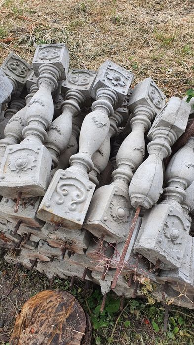 Балясини бетонні