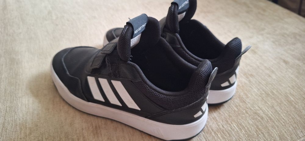Кросівки adidas 35 розмір