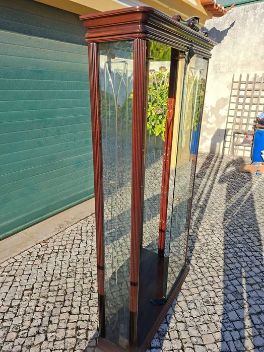 móvel cristaleira para restauro