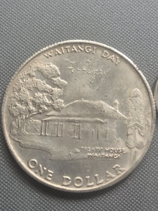 One dolar i 25 pence DEFEKT