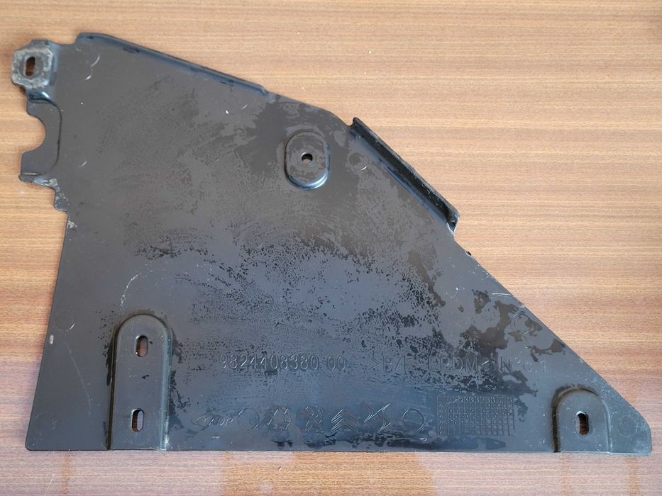 Дефлектор (защита днища) Пежо, Ситроен, DS  9824408380