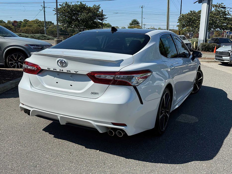 Toyota Camry      2020