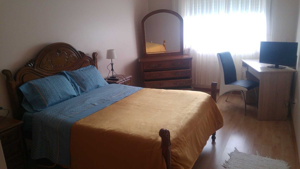 Quarto em Canelas