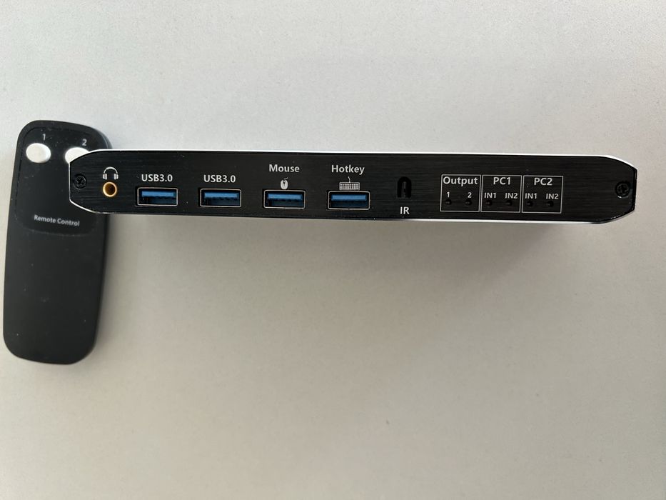 Przelacznik KVM 4K 2x2 USB3.0 + sterowanie z pilota