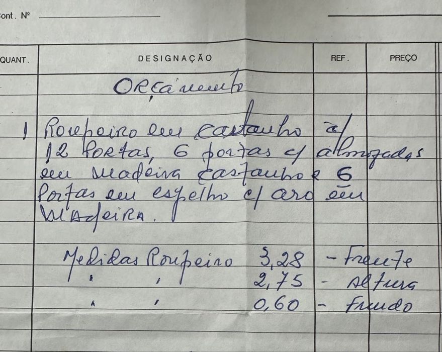 Armário de espelhos em madeira, com 6 portas