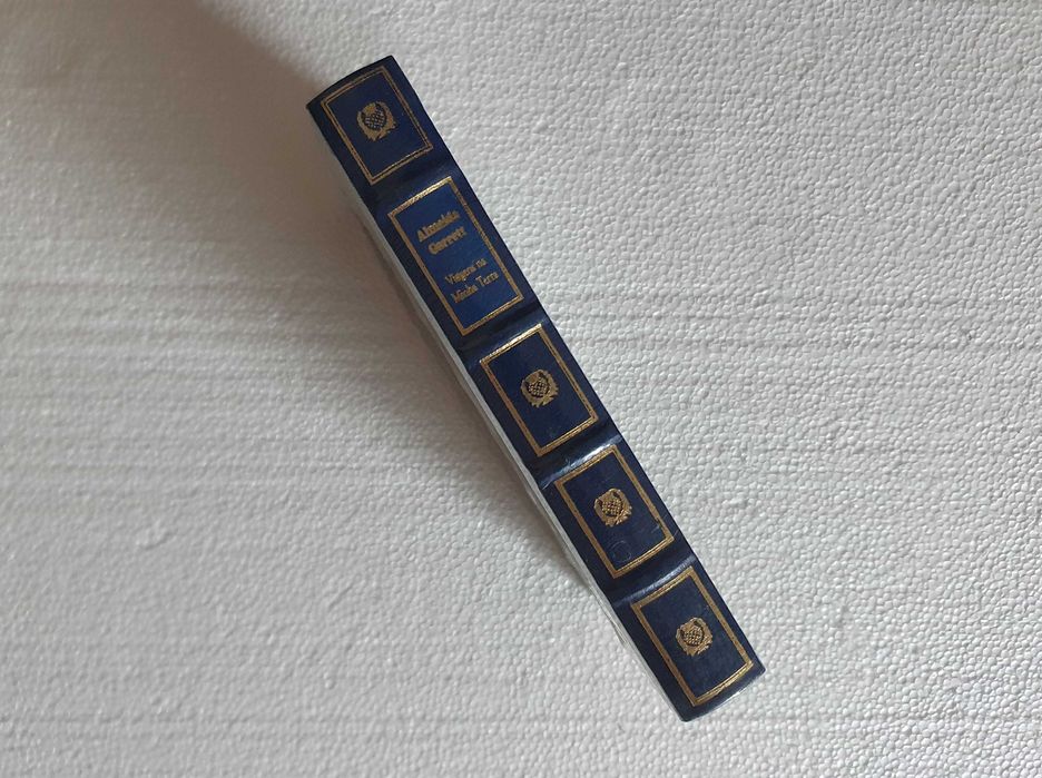 Livro Viagens na Minha Terra de Almeida Garrett, ricamente encadernado