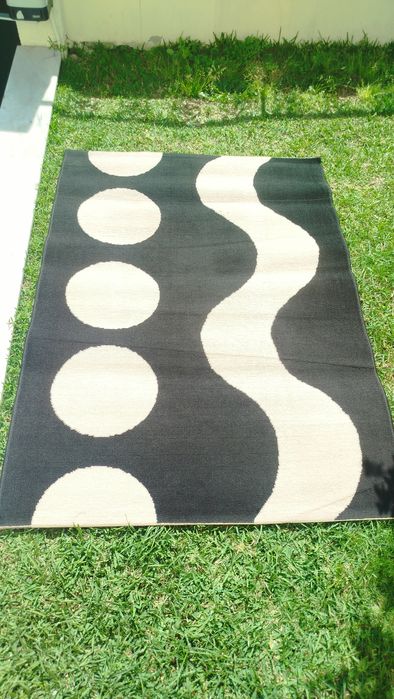 Tapete 1.70m x 1.20m usado em bom estado.