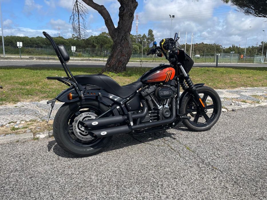 Sissy Bar King/Passenger Backrest 25" Detachable Luggage Rack for Harley-Davidson Softail Street Bob - Black