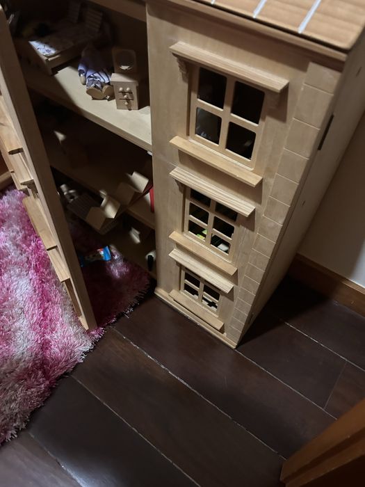 Casinha de brincar completa em estado novo