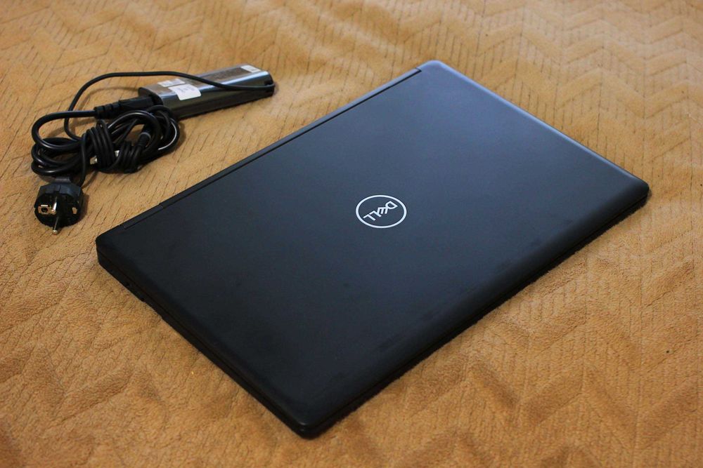 Dell 5590/2020г/Core i5-8365 8x!/Видео 2GB/16GB/SSD256/АКБ 5ч/15.6 HD