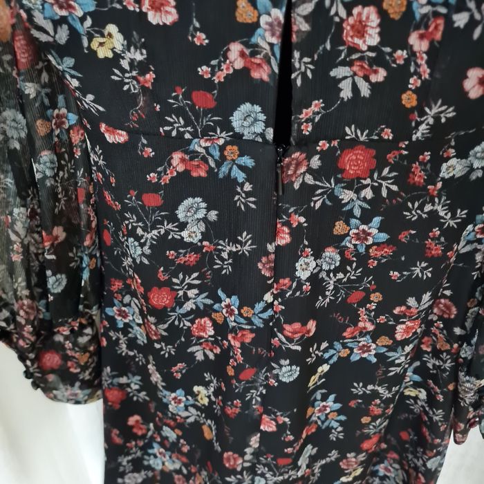 Vestido floral Mango