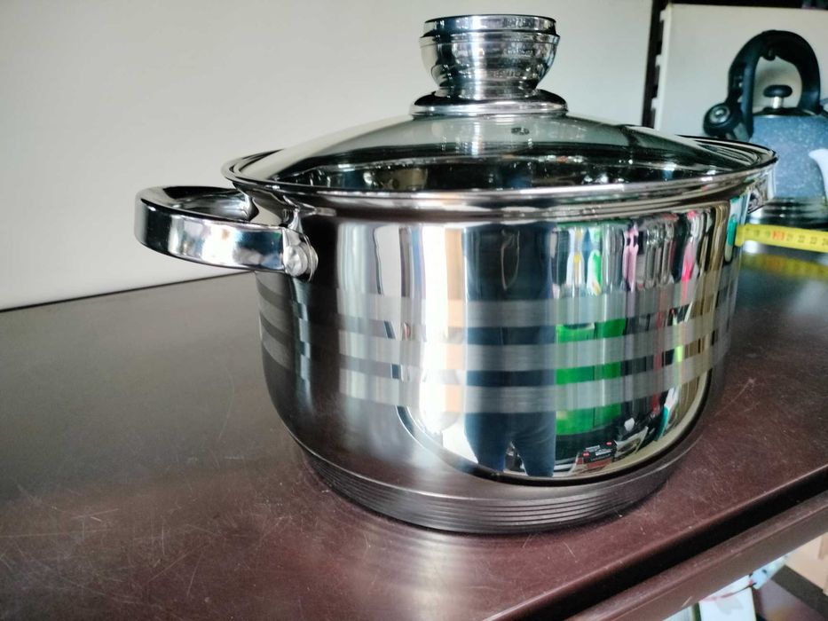 Garnek ze stali nierdzewnej indukcja gaz 2litry 18cmśr,wysokość11,5 no
