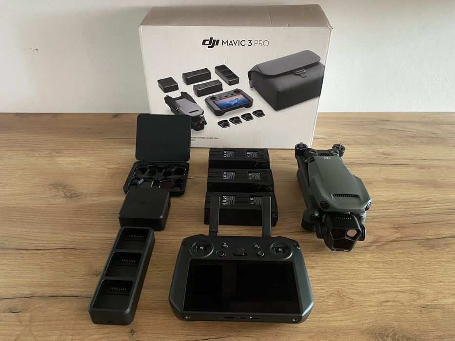 DJI MAVIC 3 PRO fly more combo
