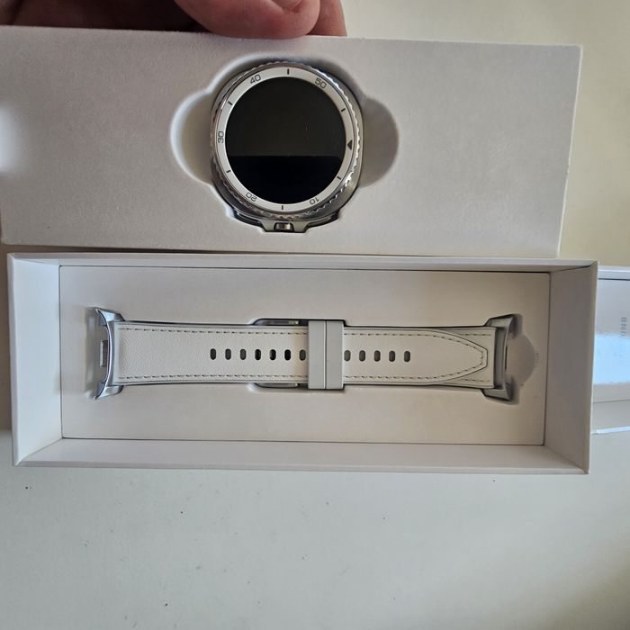 Samsung Galaxy Watch8 Classic LTE Biały