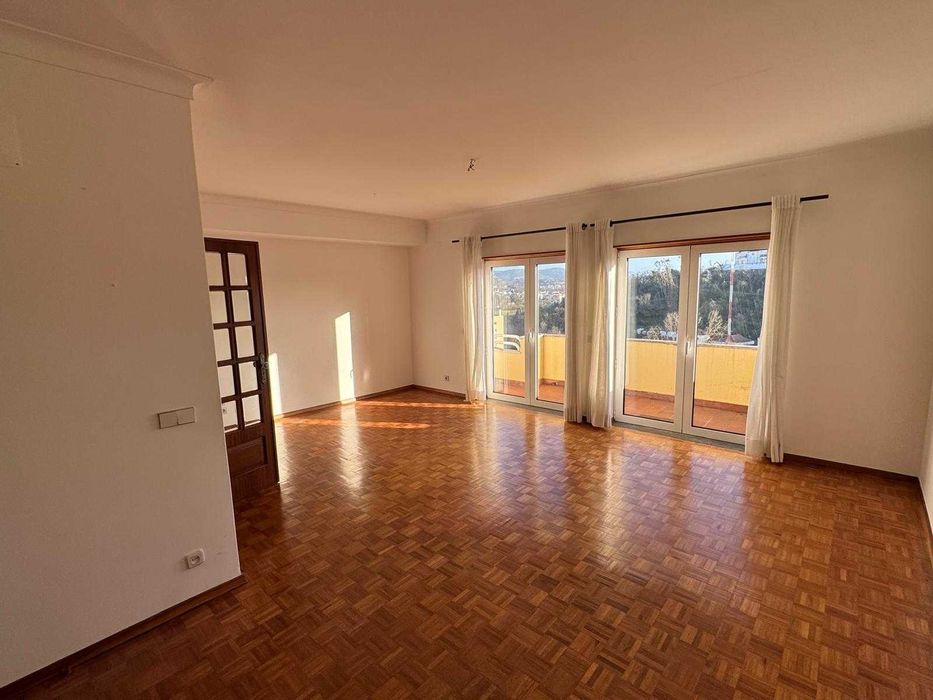 Apartamento T3 || Centro de Leiria