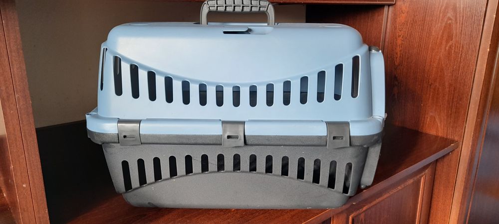 Контейнер-переноска для собак та котів