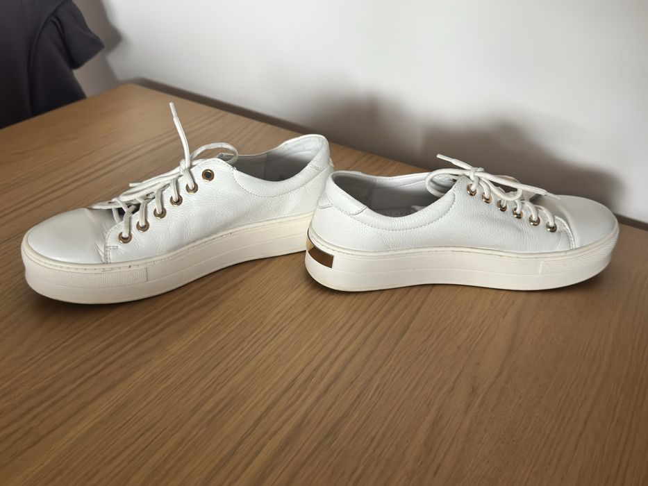 Skorzane sneakersy 39