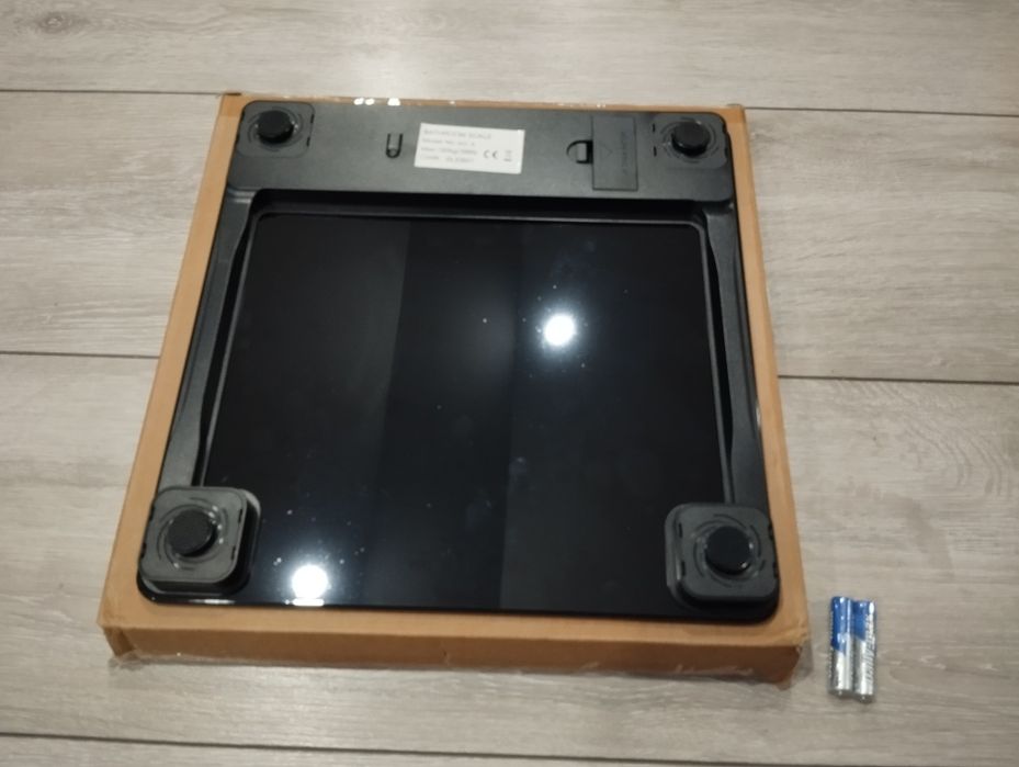 Waga łazienkowa szklana