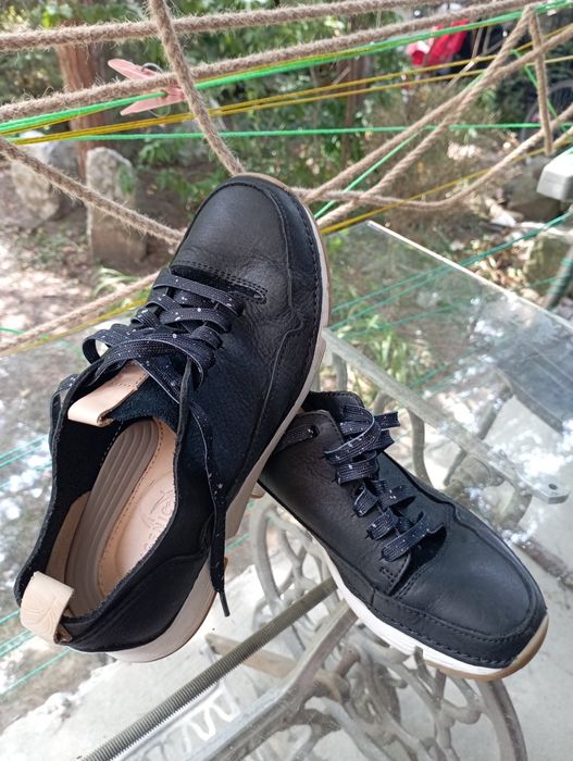 Кросівки красовки натуральна шкіра 38 розмір