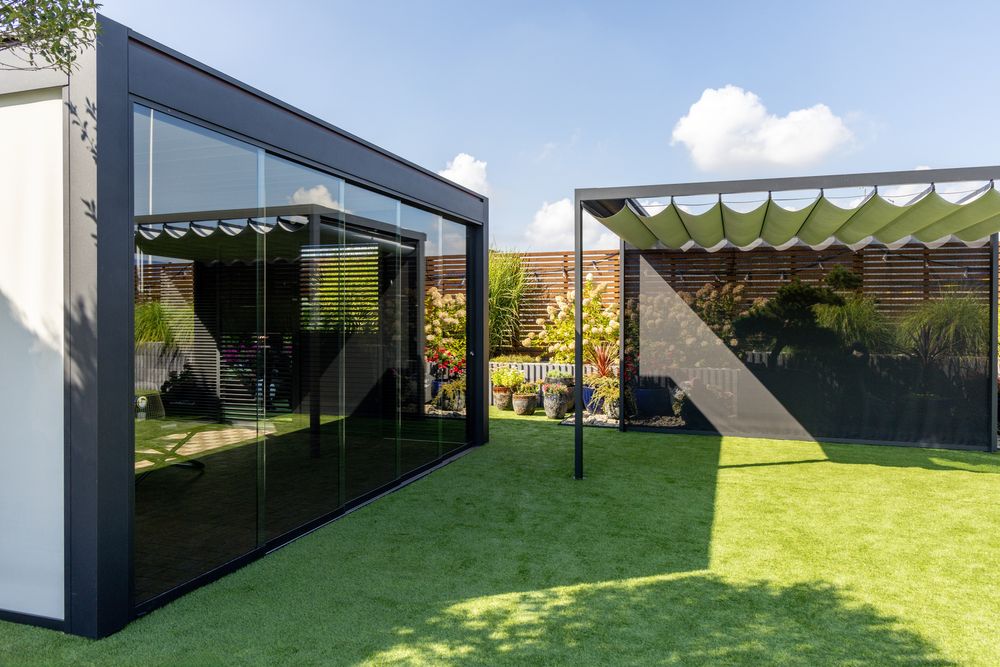 Pergole aluminiowe PWprojekt – dach materiałowy, nowoczesne zadaszenie