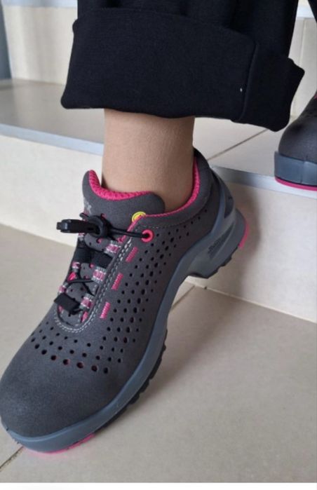 ЖІНОЧЕ робоче взуття, р 35