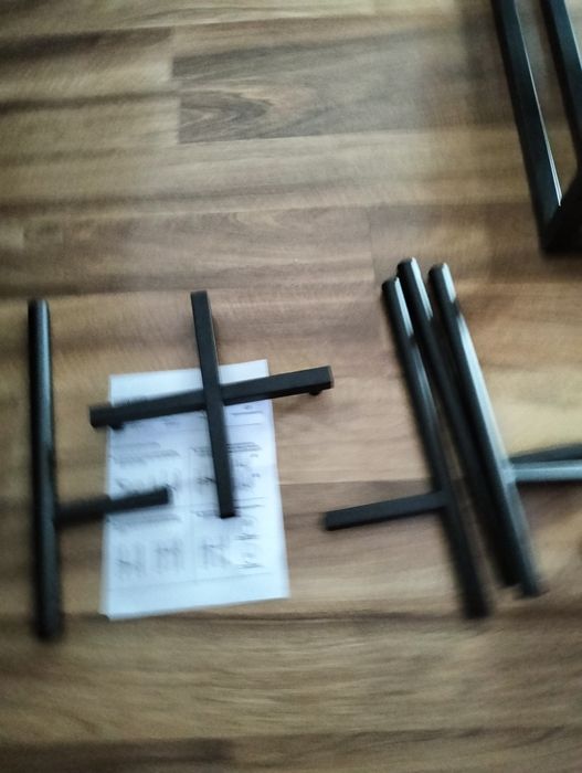 Kwietnik metalowy czarny