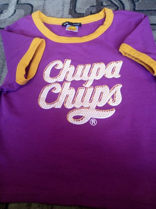 Футболка на дівчину