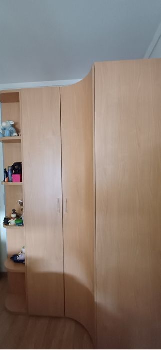 Mobília de quarto com duas camas de solteiro