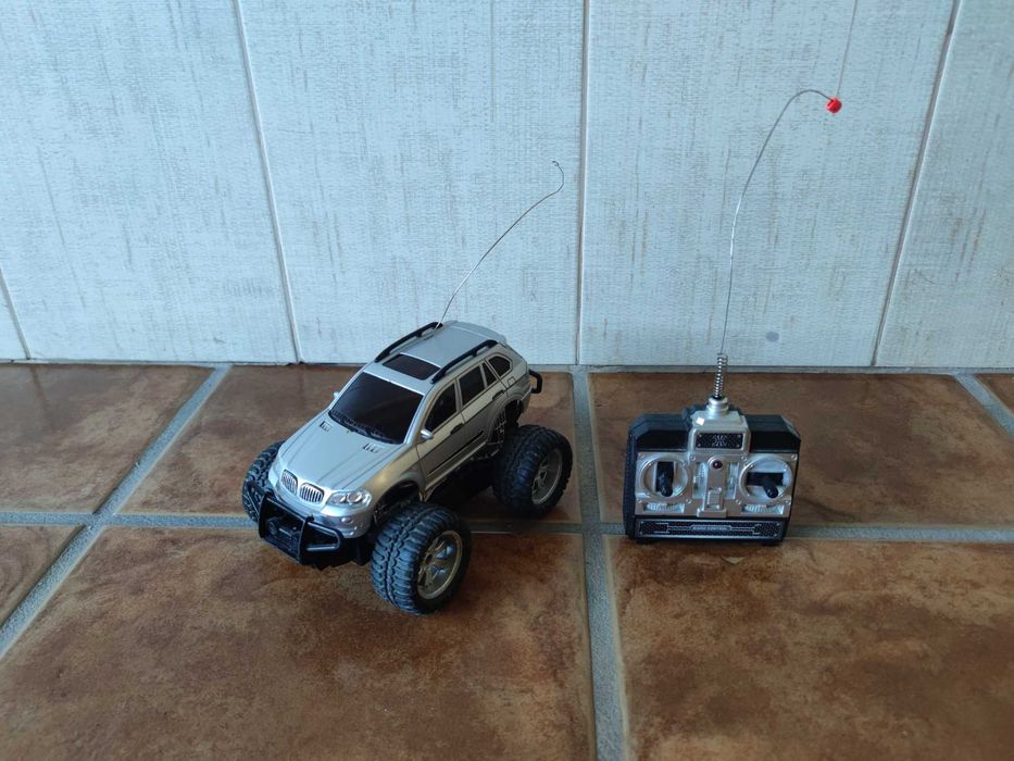 3 Veículos de brincar